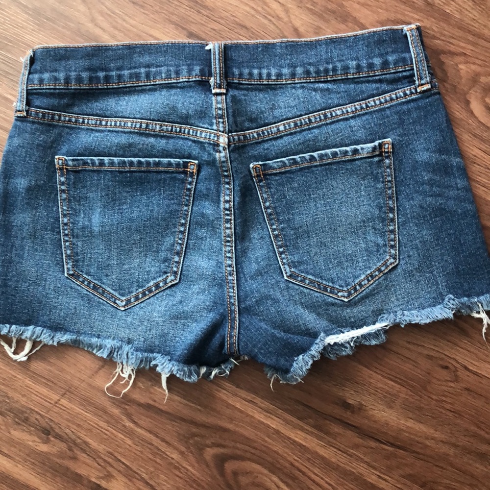 Old Navy Boyfriend Denim Jean Shorts High Waist 2.5” inseam Size 4          1056 - Picture 4 of 10